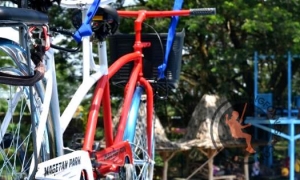 Sepeda Gantung Di Magetan Park