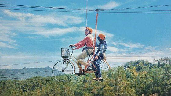 Sepeda Gantung di Brujul Adventure Park Kebumen