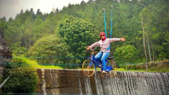 Sepeda Gantung di Coban Talu Batu