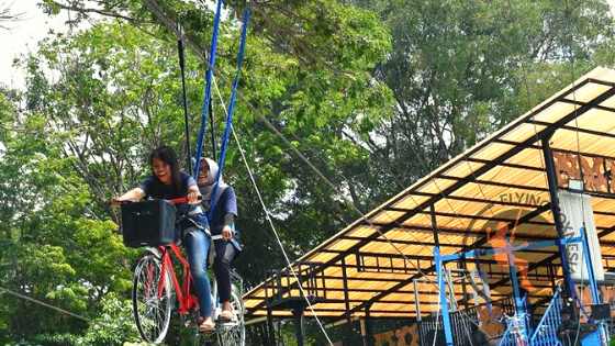 Sepeda Gantung di Magetan Park