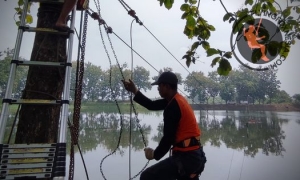 Instalasi Flyingfox 115 Meter di Wisata Telaga Pelemwatu Gresik