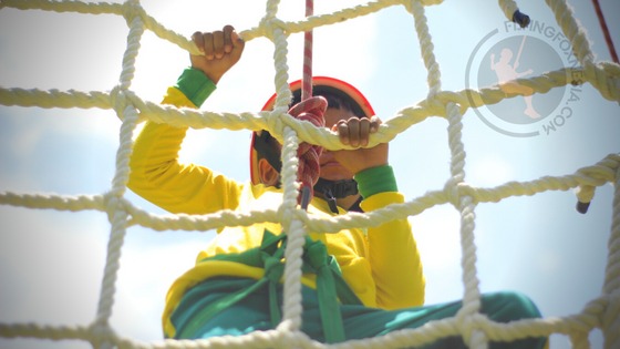 Pemasangan Flying Fox Anak 50 Meter untuk Wahana Outbound di Tuban